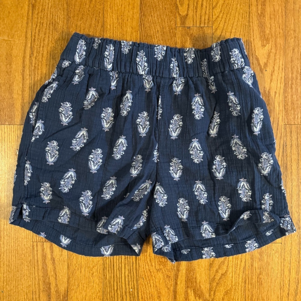 Wonderly Navy Blue Patterned Women Shorts Size L